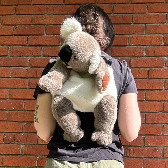 Gorilla Biscuit y2k Koala plush backpack - Picture 7 of 14